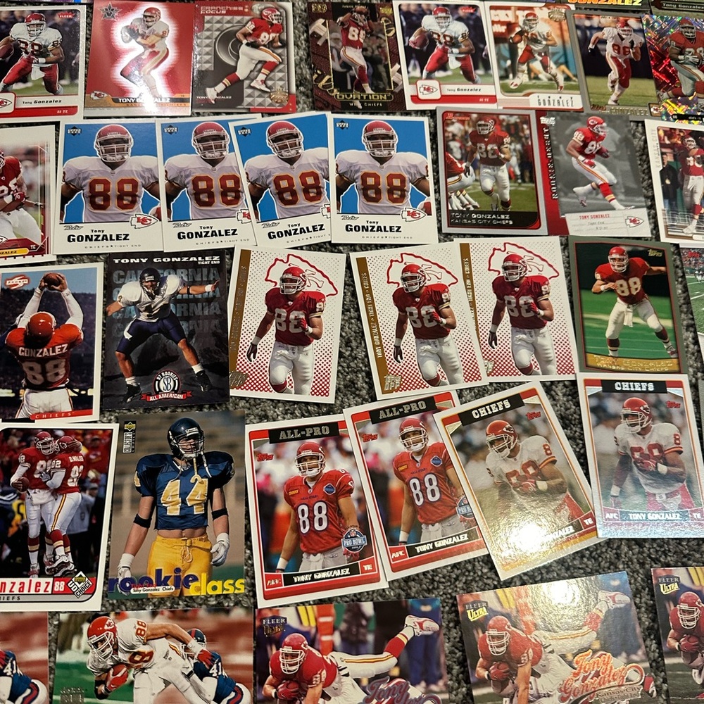 Lot of 83 Tony Gonzalez football cards Atlanta Falcons Kansas City Chiefs Rookie - Picture 3 of 10